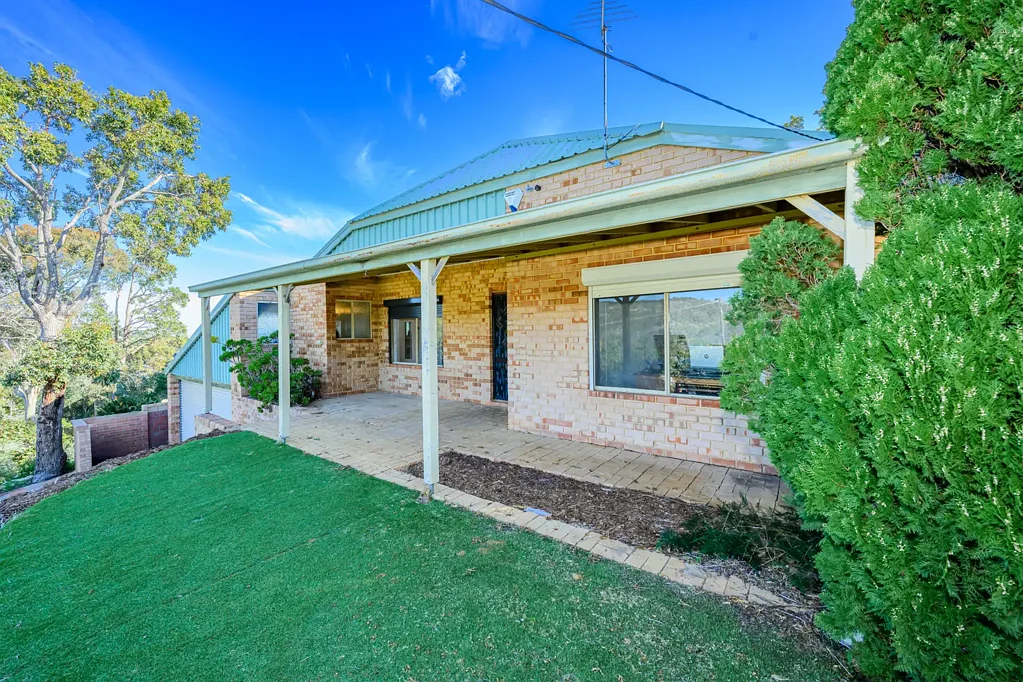 Mount Nasura 4 Bedroom Elevated Hillside Living with Character, Views & Timeless Charm