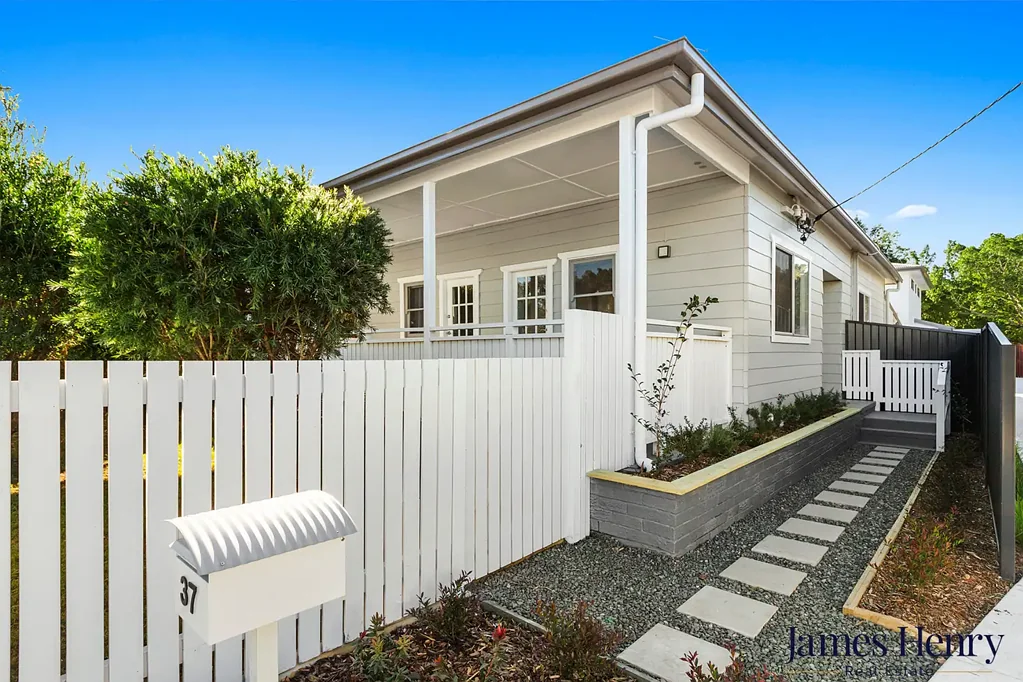 Beresfield 3कमरा 🏡 Charming Character Home with Modern Comforts & Exceptional Outdoor Living