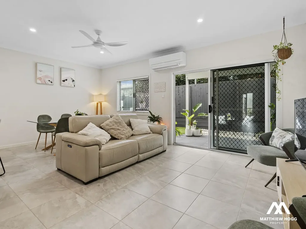 Ormiston 4غرفة نوم A Rare Loft-Style Townhouse in the Heart of Ormiston
