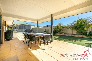 Labas ng Bahay - 13 AWANUI ST, WANDINA WA 6530