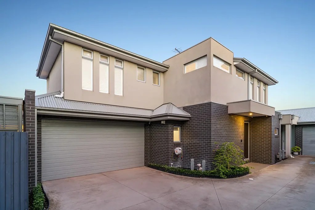2/218 Blyth Street, Altona, VIC 3018