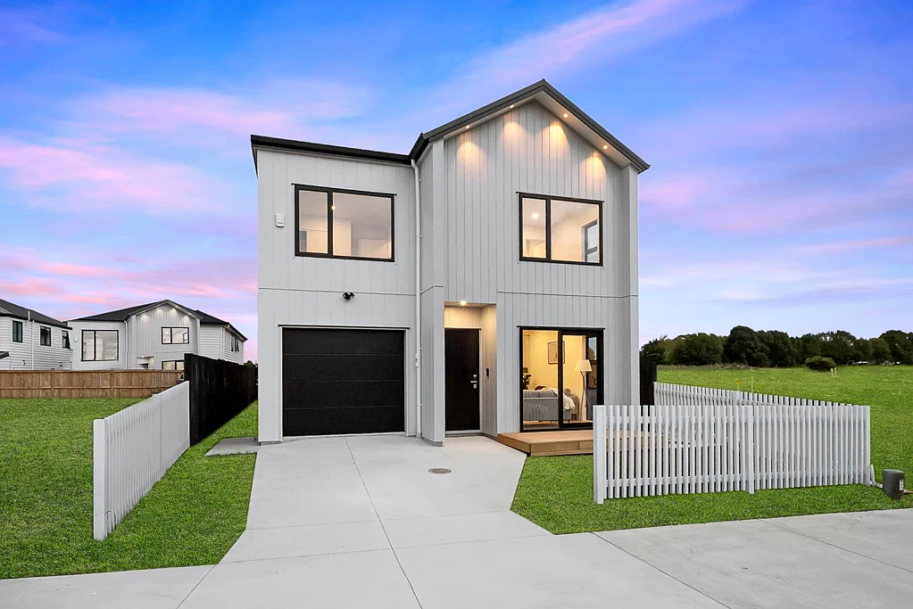 Karaka 5房  New 5bed luxury, 2-kitchen near ACG School, Karaka