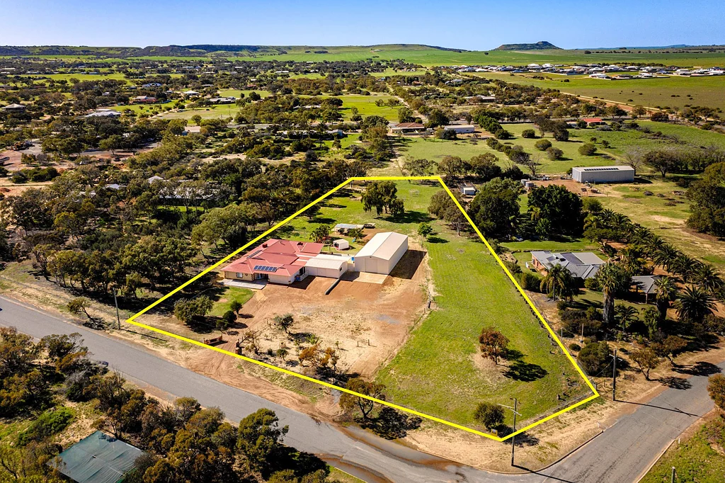 2 Ridgeway Close, Moresby, WA 6530