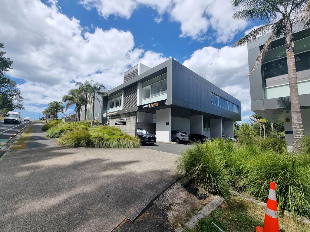 Rosedale QUALITY SHOWROOM/OFFICE SPACE 328M²