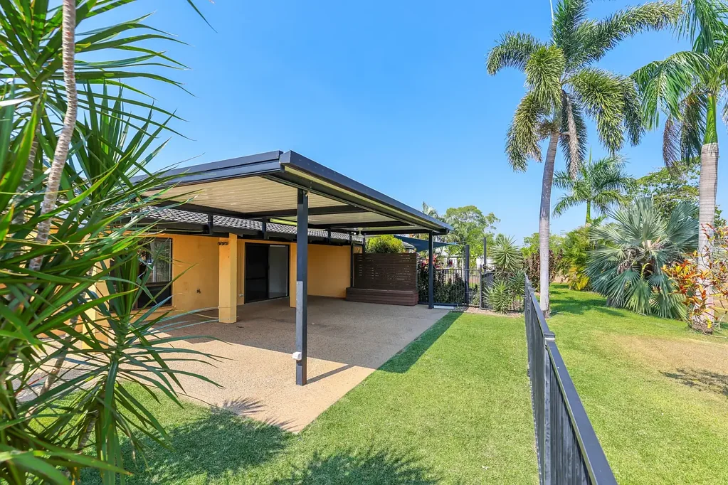 Renovated Two-Bedroom Unit Overlooking the Golf Course