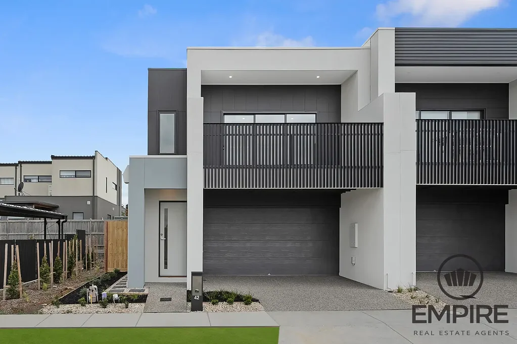42 Titan Drive, Clyde North, VIC 3978