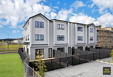 Karaka 5침실 Modern 5-Bedroom Home - Karaka
