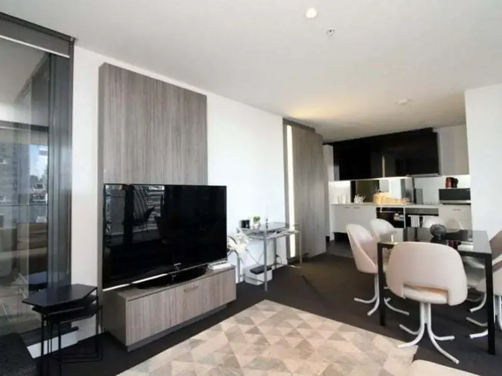 North Facing Corner Apartment At The Upper West Side