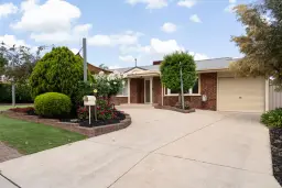 17 De Sassenay Cresent, Modbury Heights