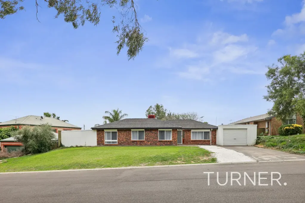 Craigmore 3房  A Classic Beauty Overlooking a Reserve!