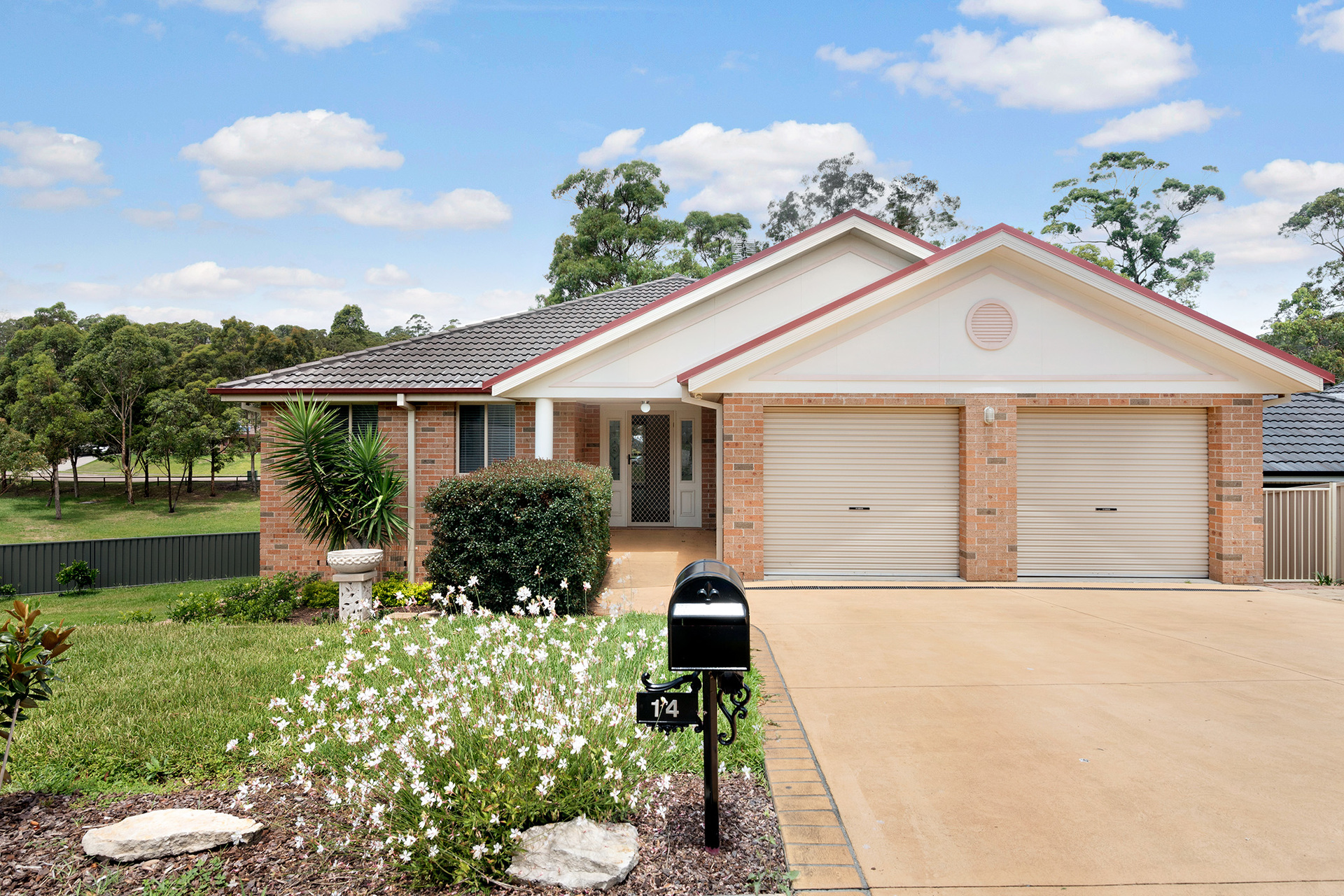 14 WARBURTON CL, MACQUARIE HILLS NSW 2285, 0 कमरे, 0 बाथरूम, House