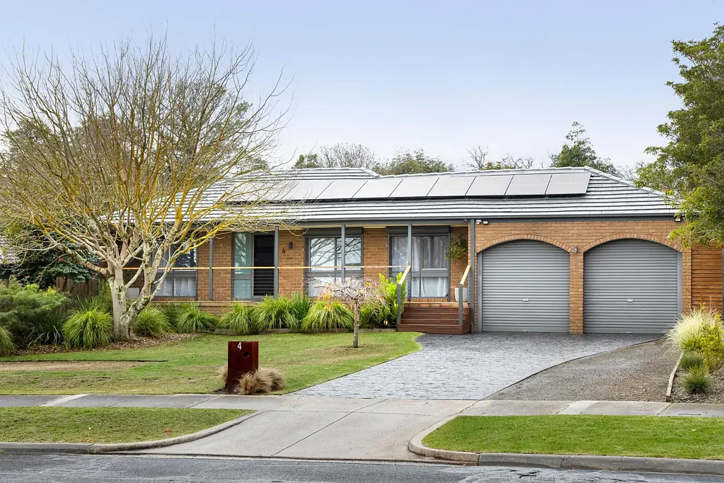 Frankston 4ห้องนอน Modern family sanctuary with pool and privacy