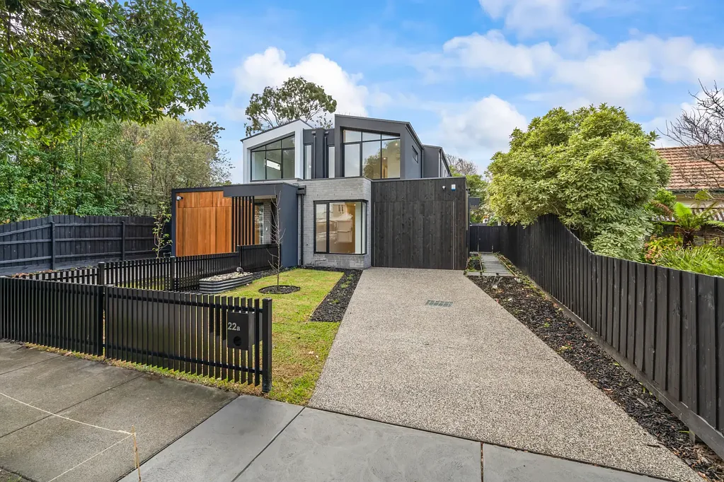 Beachside Cheltenham Dream Family Home