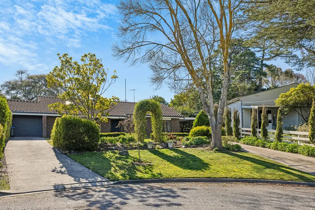 Mount Barker 3 Bedroom Spacious Allotment with Endless Charm