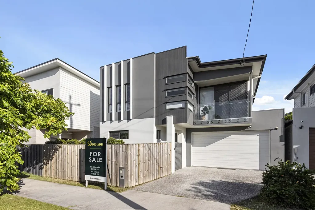 Mitchelton 4कमरा Move-In Ready Family Living in the Heart of Mitchelton