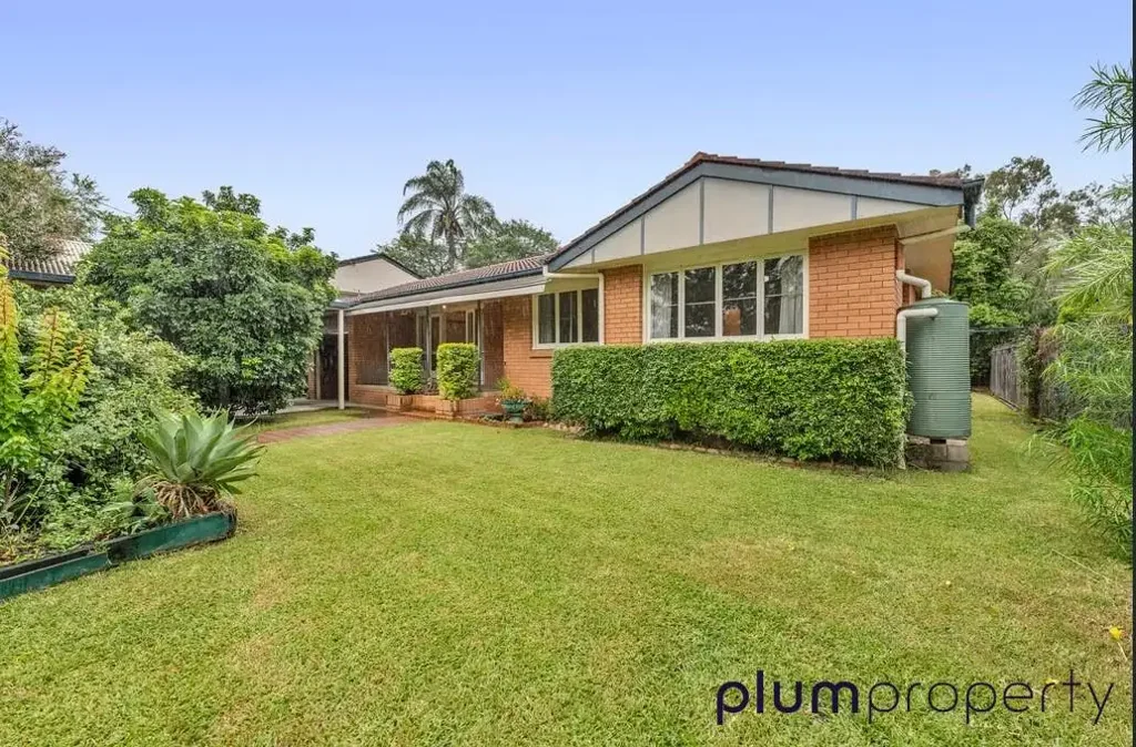 3 Bedroom + Separate Home Office/Bedroom!