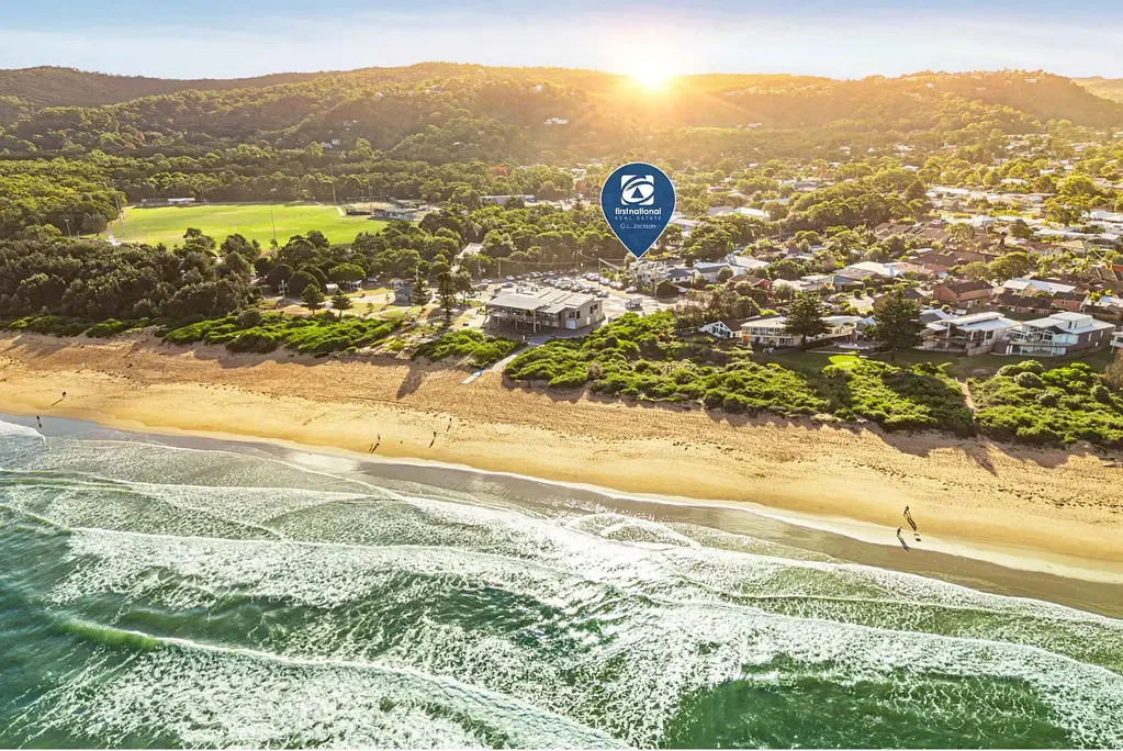 Umina Beach 3Kwarto Beachfront Reserve | Tri-Level Living | Premium Convenience