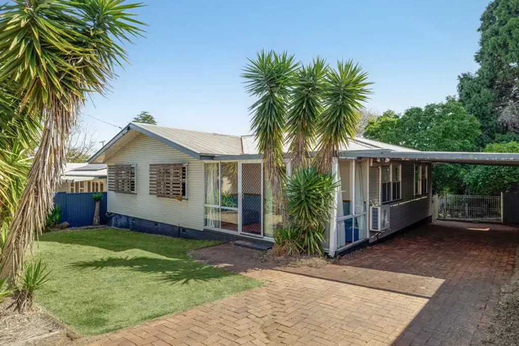East Toowoomba 3部屋 Convenience of Location in East Toowoomba!