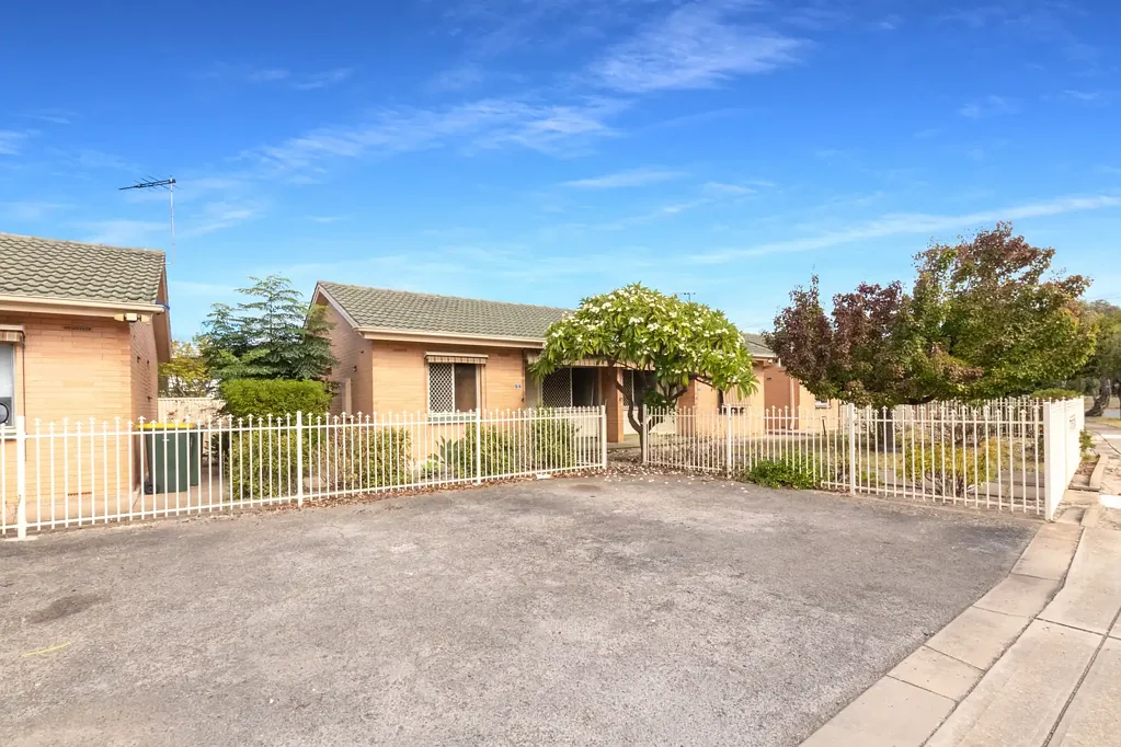 Stunning 1-Bedroom Unit Near the Beach!
