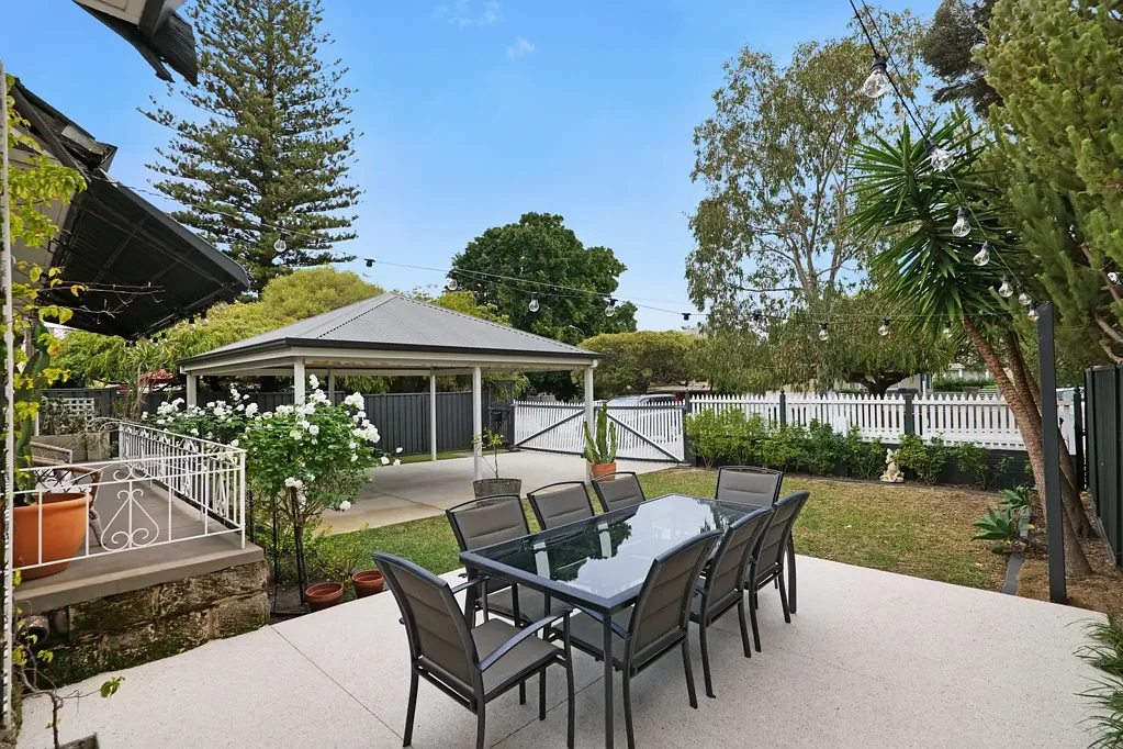 CHARMING 2 BED 2 BATH AVAILABLE NOW!