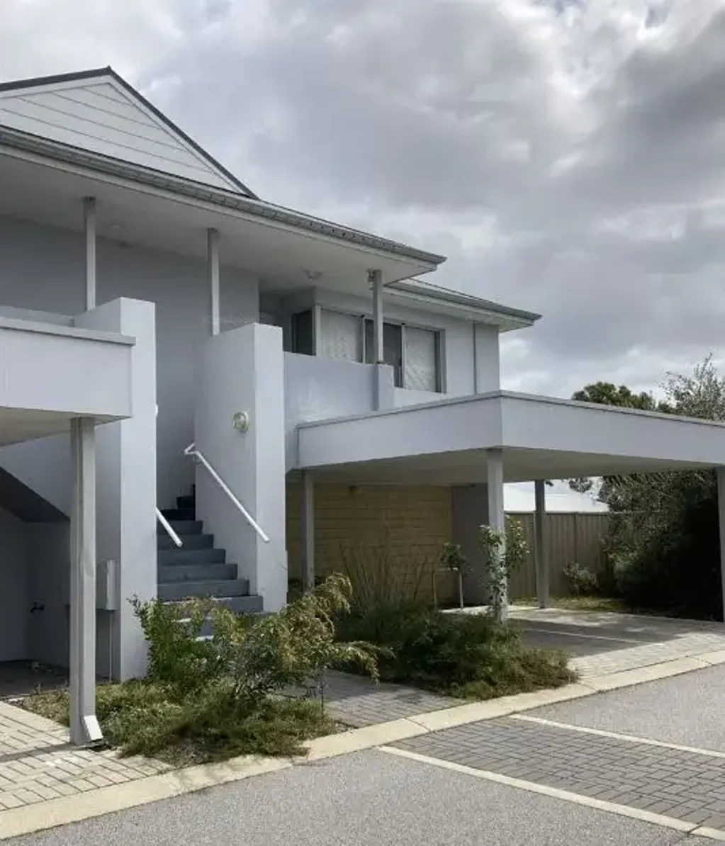 Air Conditioned First Floor Apartment