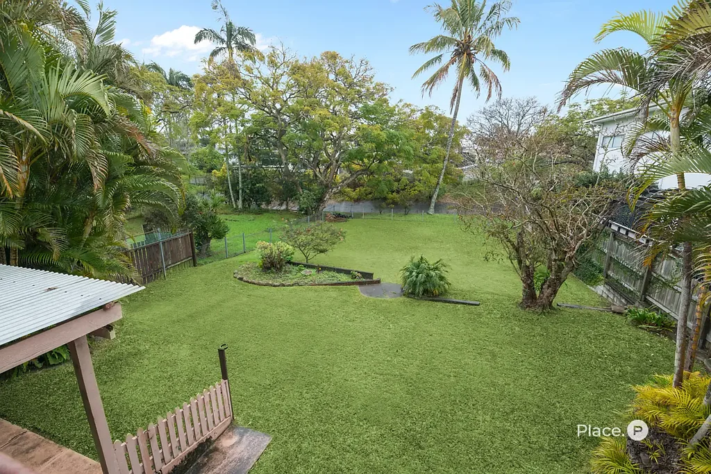 Morningside 3 Bedroom A RARE GEM WITH ENDLESS POTENTIAL – FIRST TIME OFFERED IN OVER 60 YEARS!