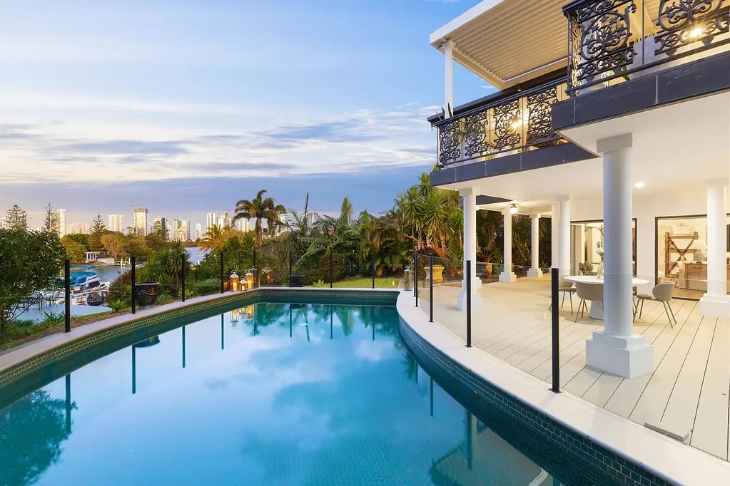 Fully Furnished - Renovated Vintage Victorian by the Water on 1741m2, Boasting Dual Living and Skyline Views.