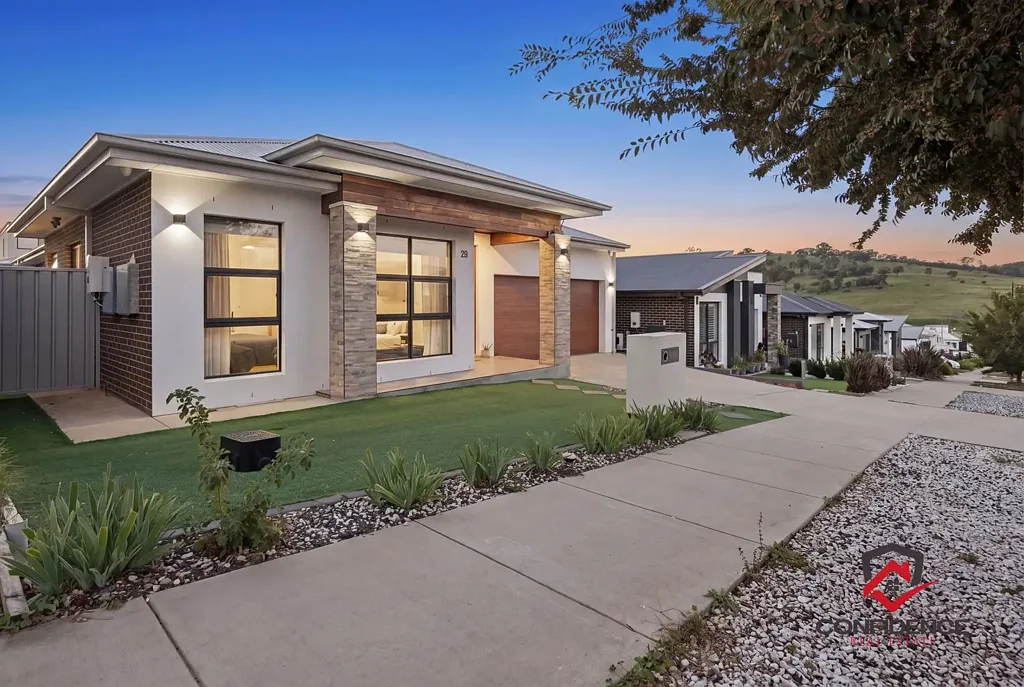 Whitlam 4Zimmer Spacious Single Level Living with Thoughtful Design in Whitlam