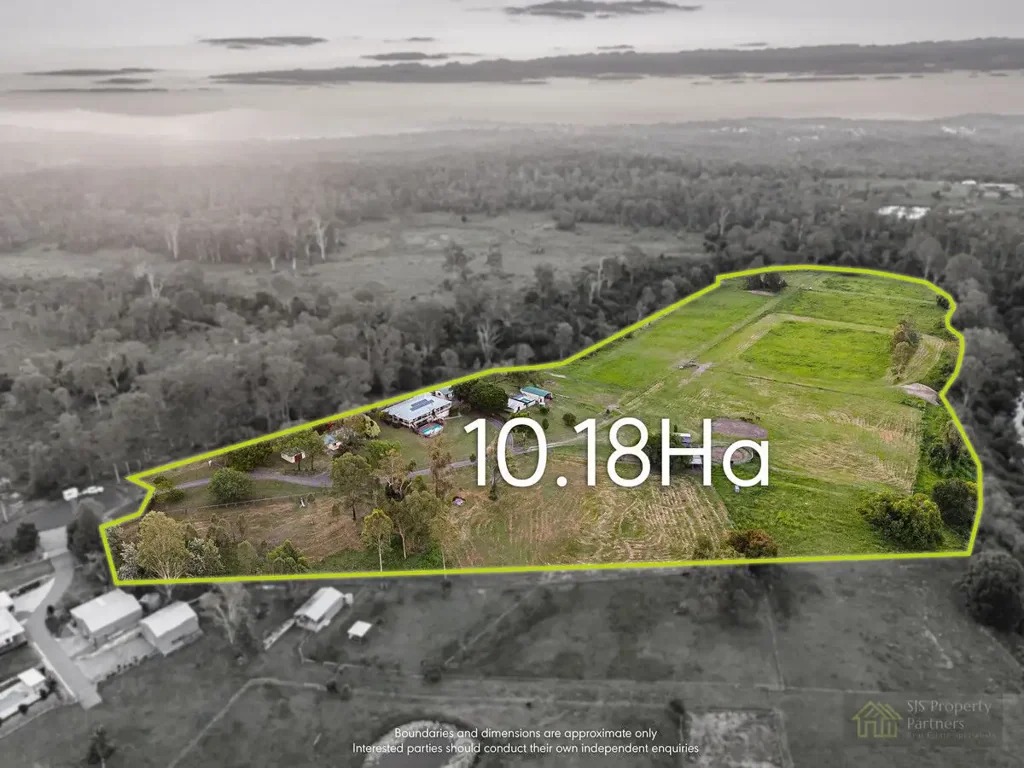 Tamborine 7ห้องนอน Acreage Paradise for Multigenerational Living – Riverfront • Multiple Homes • Horse Facilities • 25.15 Acres