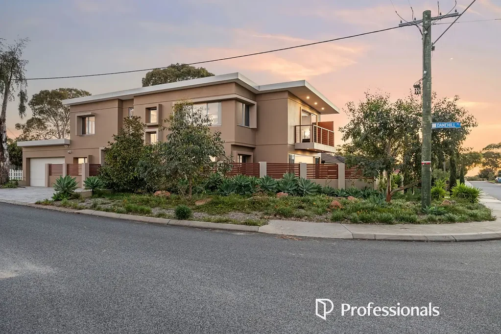 Balga 5房  A RARE ARCHITECTURAL STANDOUT OPPOSITE PARKLAND