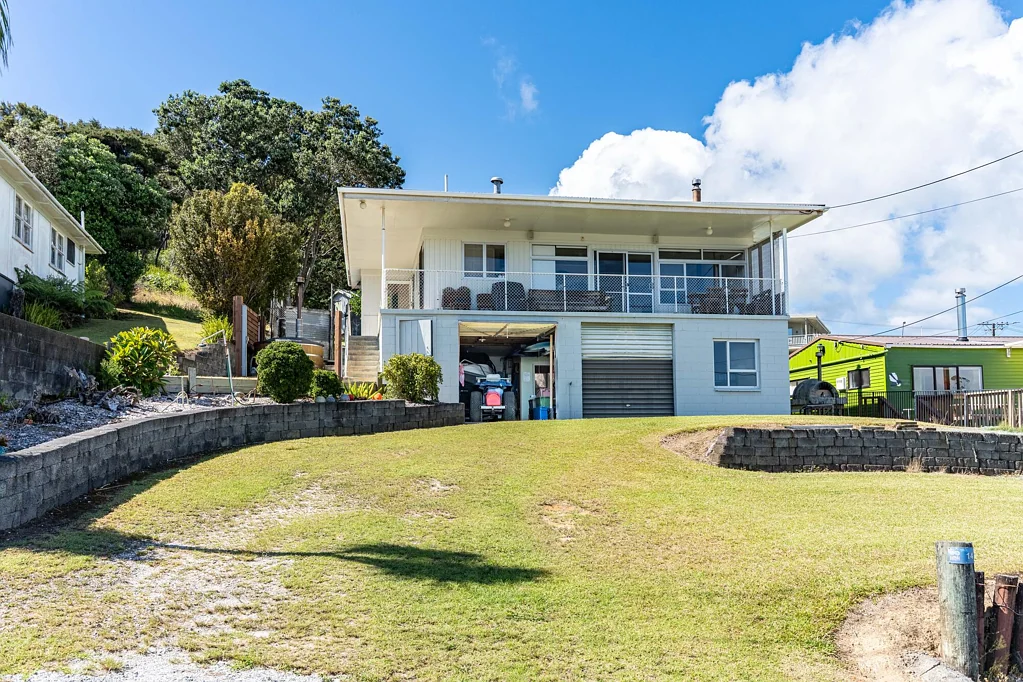 Pouto 3Moenga Elevated Coastal Living with Harbour Views