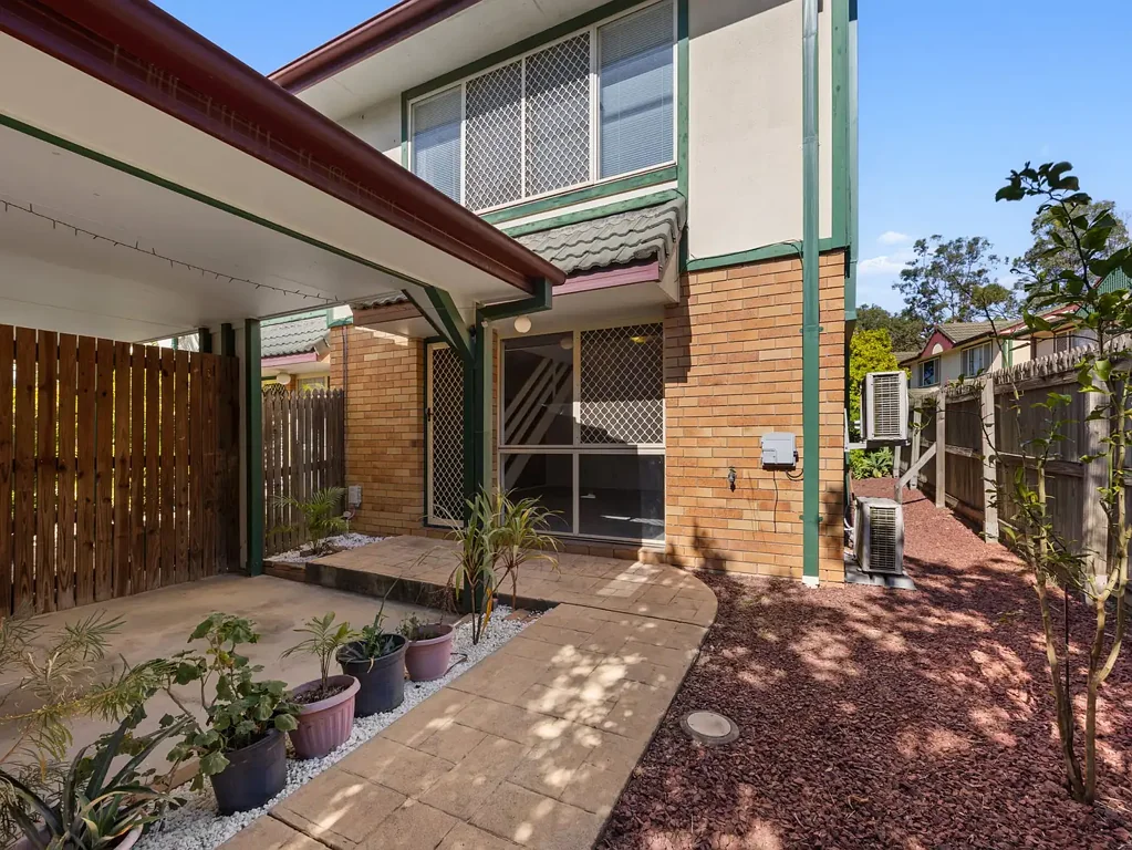 Collingwood Park 3कमरा Small on Maintenance, Big on Living - Open Home Saturday (15th) from 9:45 - 10:15am