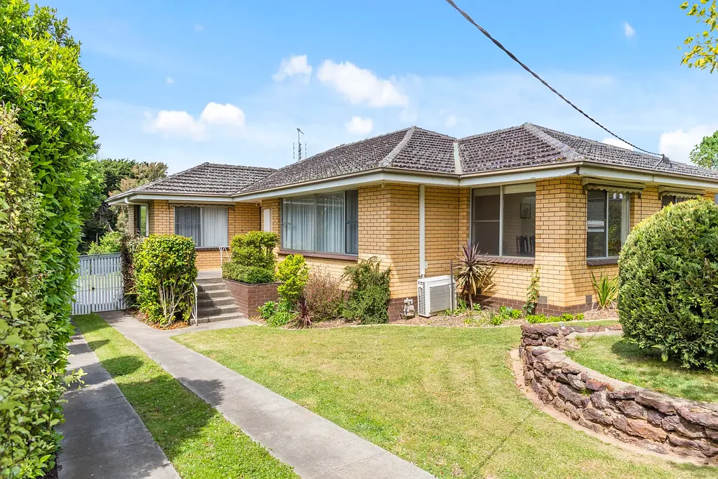 80 Main Road, Lancefield, VIC 3435