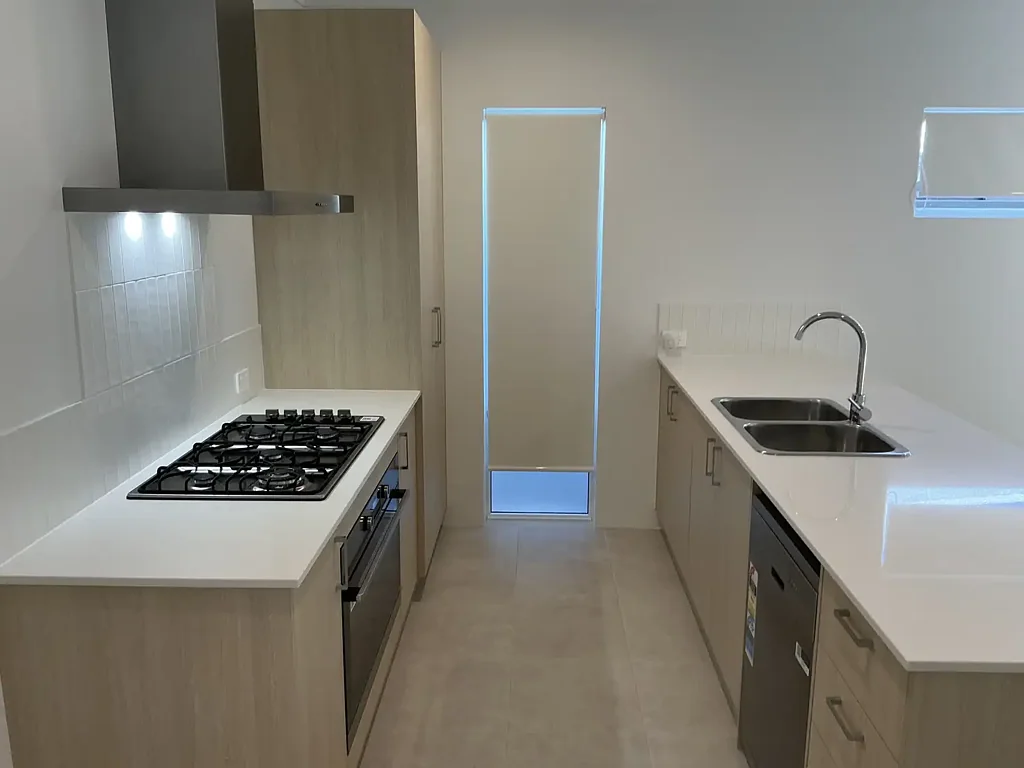 Brand new 4x2 family home