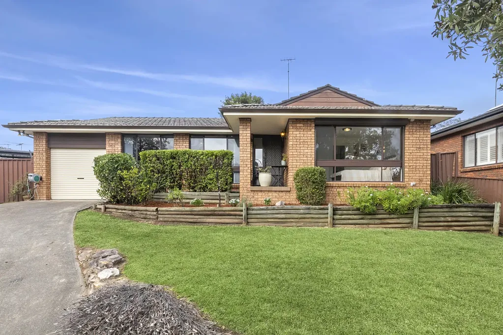 Alfords Point 3Moenga Peaceful Family Living in a Quiet Alfords Point Cul-de-Sac