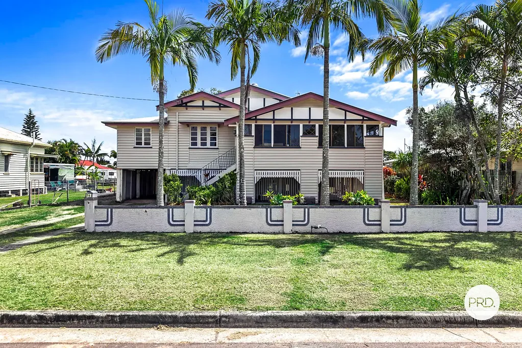 Maryborough 2 Slaapkamer Charming Queenslander with Endless Potential in Central Location