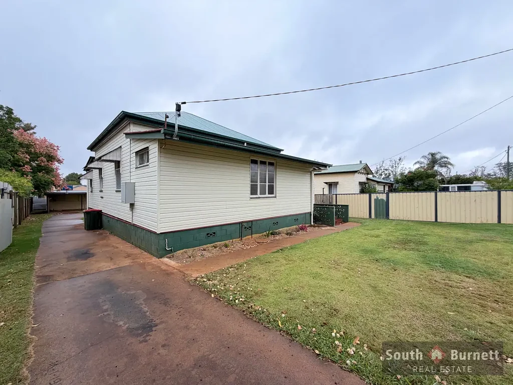 Kingaroy 5침실 5 Bedroom Home in Kingaroy – Move In or Renovate!