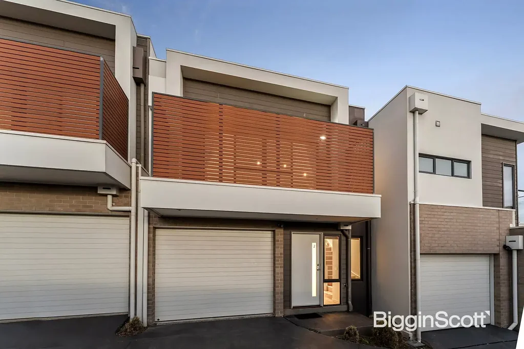 2/32 Rathmullen Quadrant, Doncaster, VIC 3108