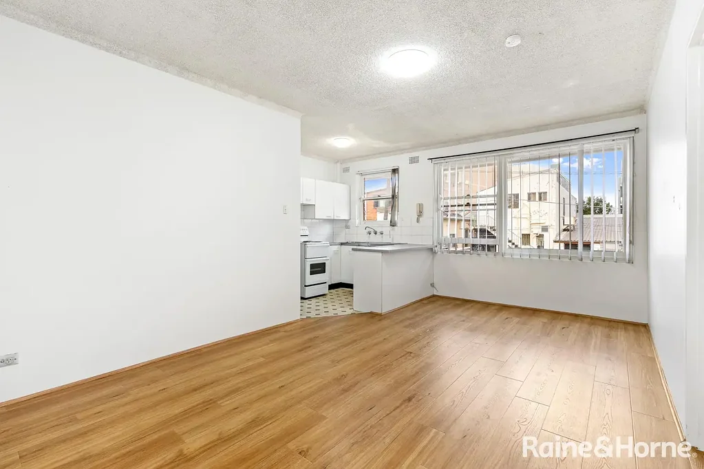 One bedroom apartment in convenient location