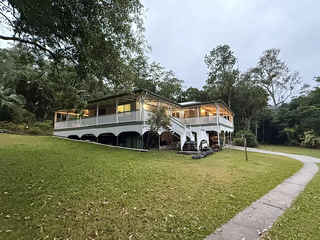 Byfield 5房  Prime Acreage with Instant Income Potential