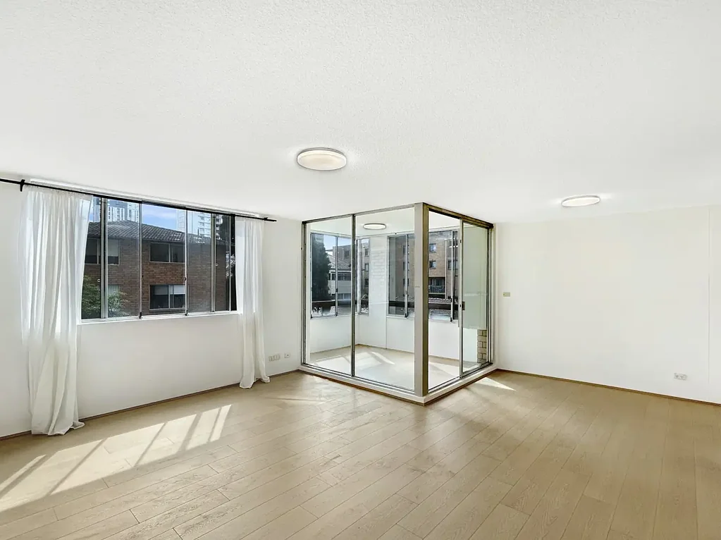 Spacious Three Bedroom Apartment in the Heart of Burwood !