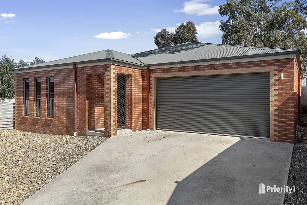 Strathfieldsaye 3બેડરૂમ QUALITY FAMILY LIVING IN A THRIVING LOCATION!
