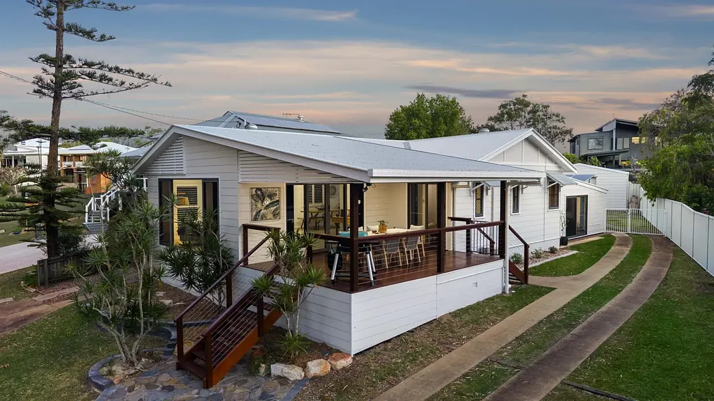 Point Vernon 3 Slaapkamer Timeless Character in a Coveted Position