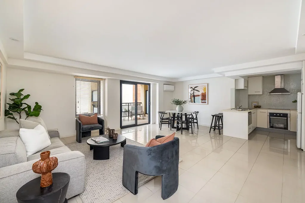 Potts Point 2 Bedroom Spacious & private city home with alfresco terrace