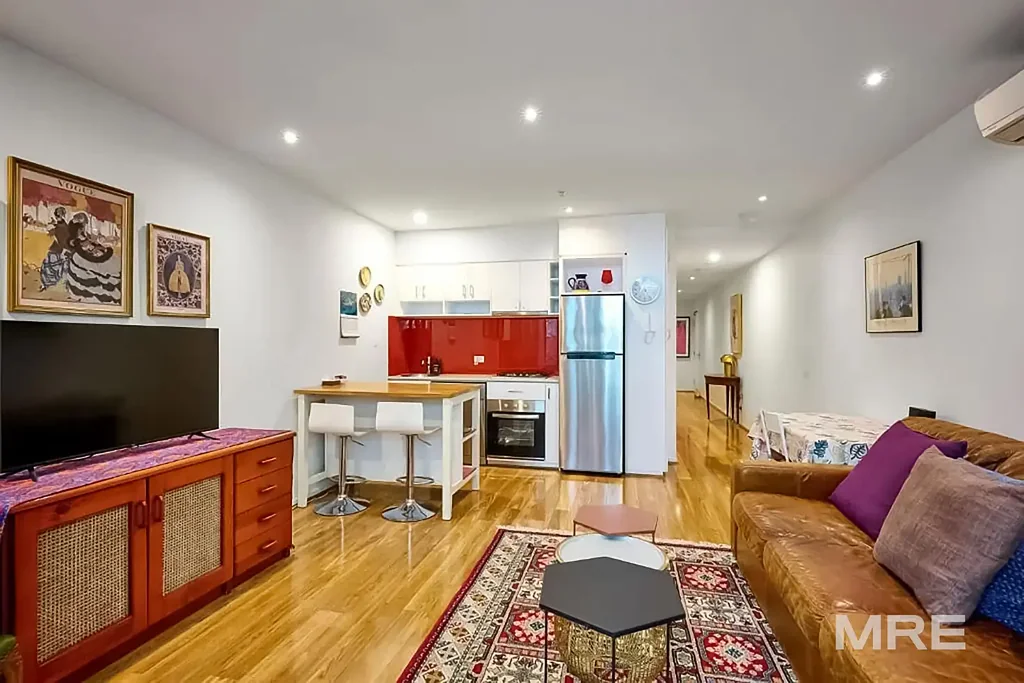 Fully furnished in South Yarra's heart