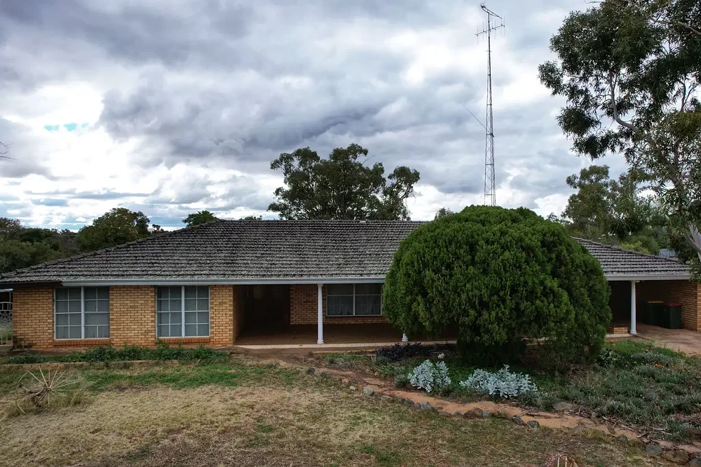 Tottenham 4ਬੈੱਡਰੂਮ 4 Bedroom Charmer in Tottenham, NSW
