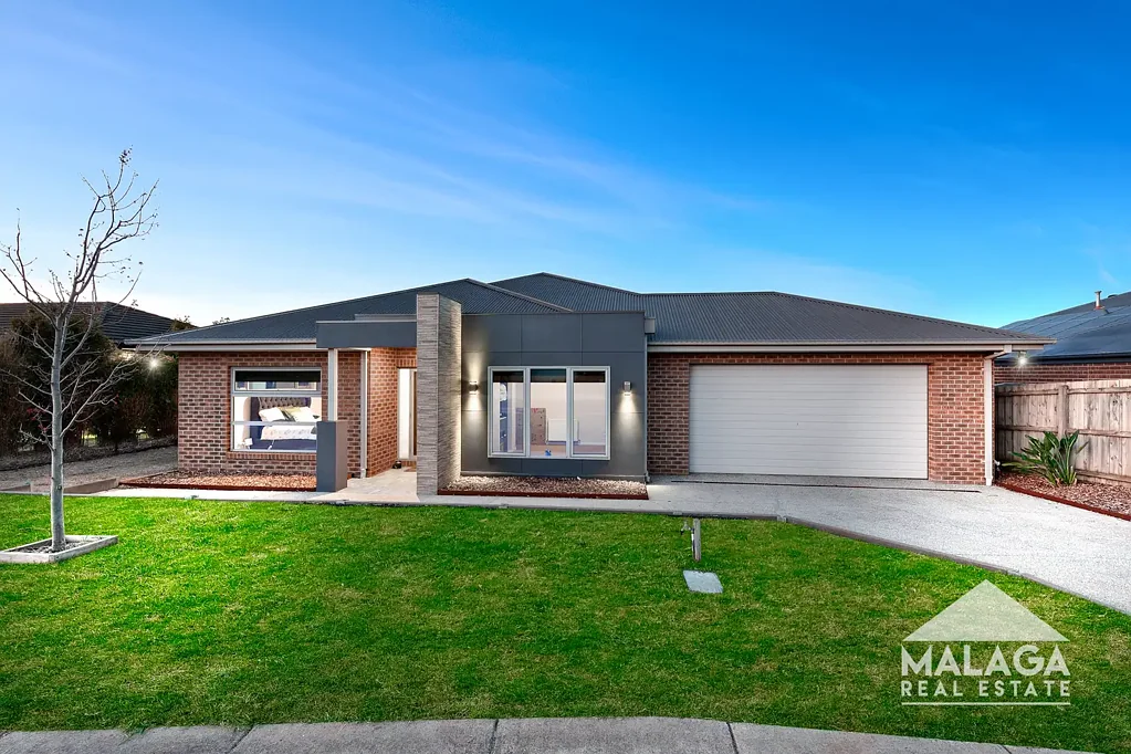 13 Charters Avenue, Gisborne, VIC 3437, 5 phòng ngủ, 2 phòng tắm, House