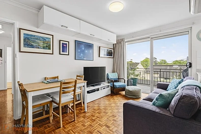 Red Hill 2Moenga North Facing Apartment in Boutique Red Hill Complex