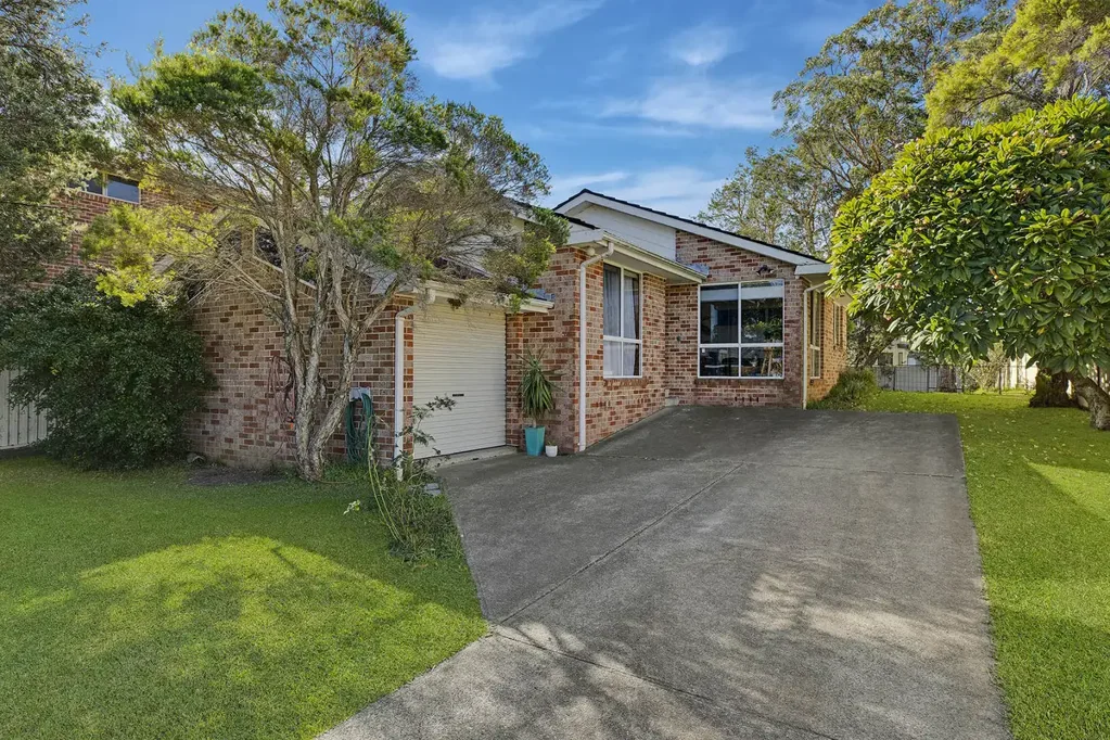 Killarney Vale 3 Slaapkamer Tranquil Setting With Leafy Outlook!!