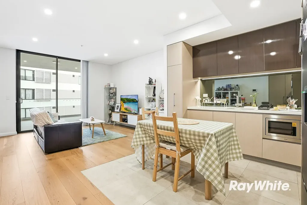 Rouse Hill 1房 现代一居室公寓 灵活书房 宽敞户外 采光充足 开放式起居 独立停车位 社区泳池会所 临近地铁站 镇中心便捷 Modern Luxury Meets Ultimate Functionality